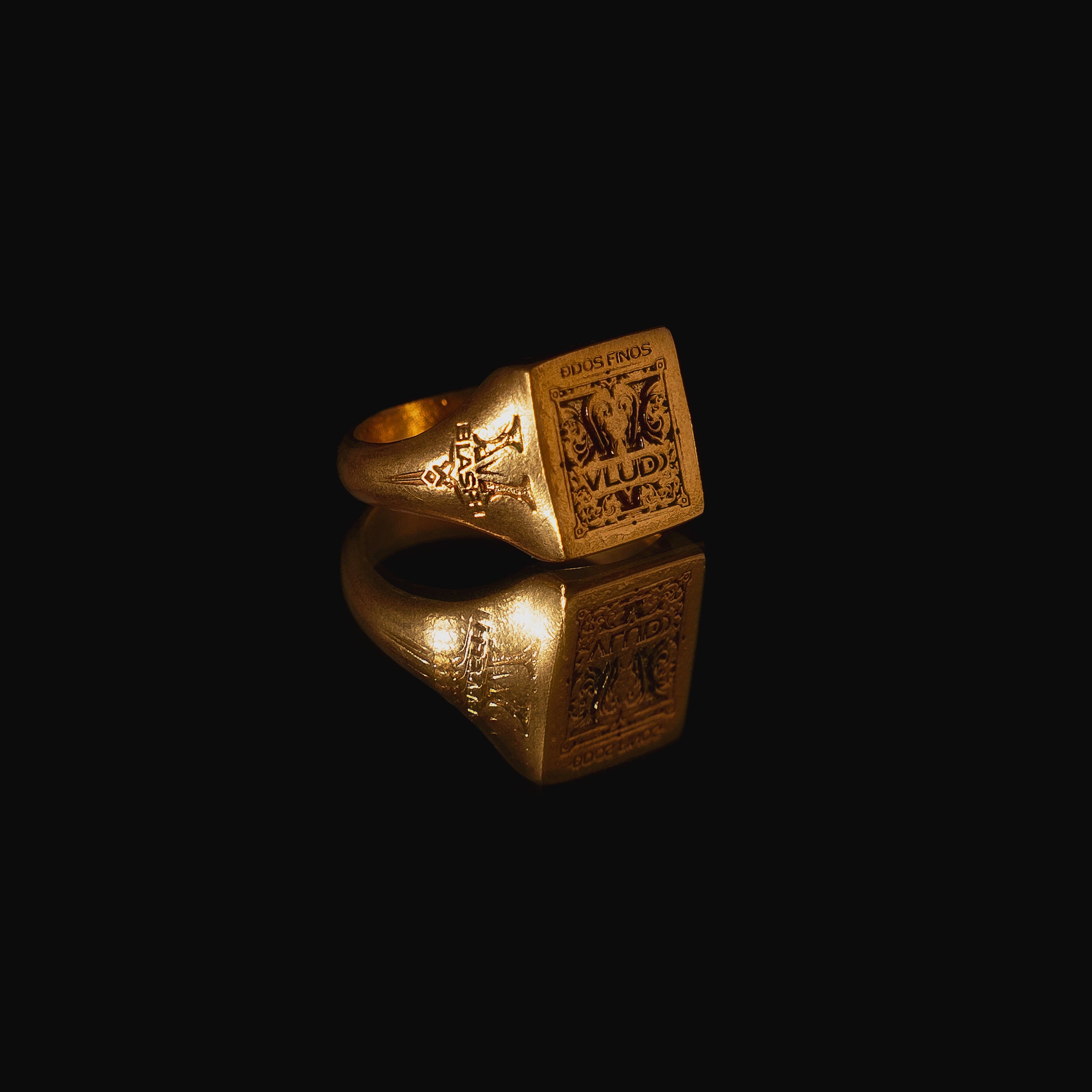 VLUDO THIN FINGERS