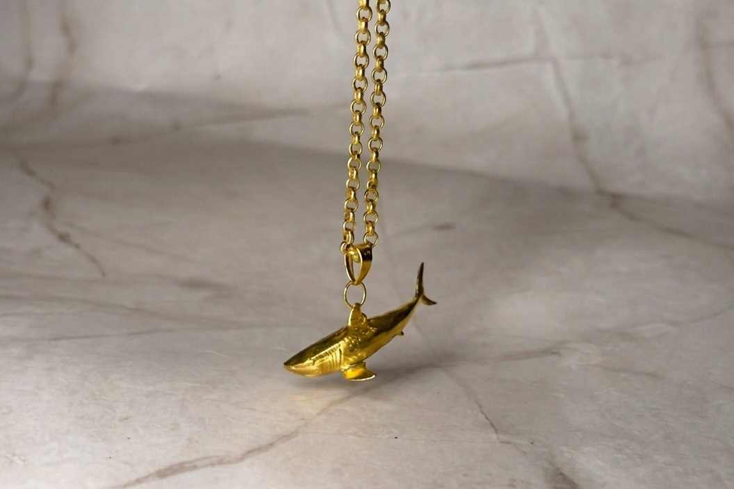 Shark Tale + Chain Goldie