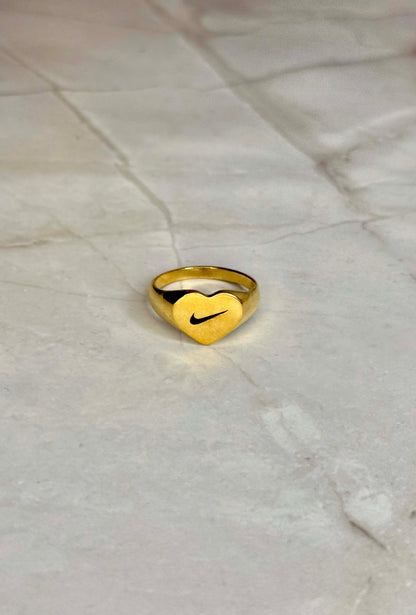 Heart Swoosh signet ring Goldie